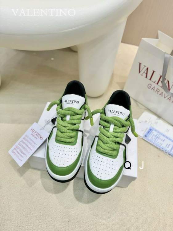 Picture of Valentino Shoes _SKUValentinosz35-40Z050420013